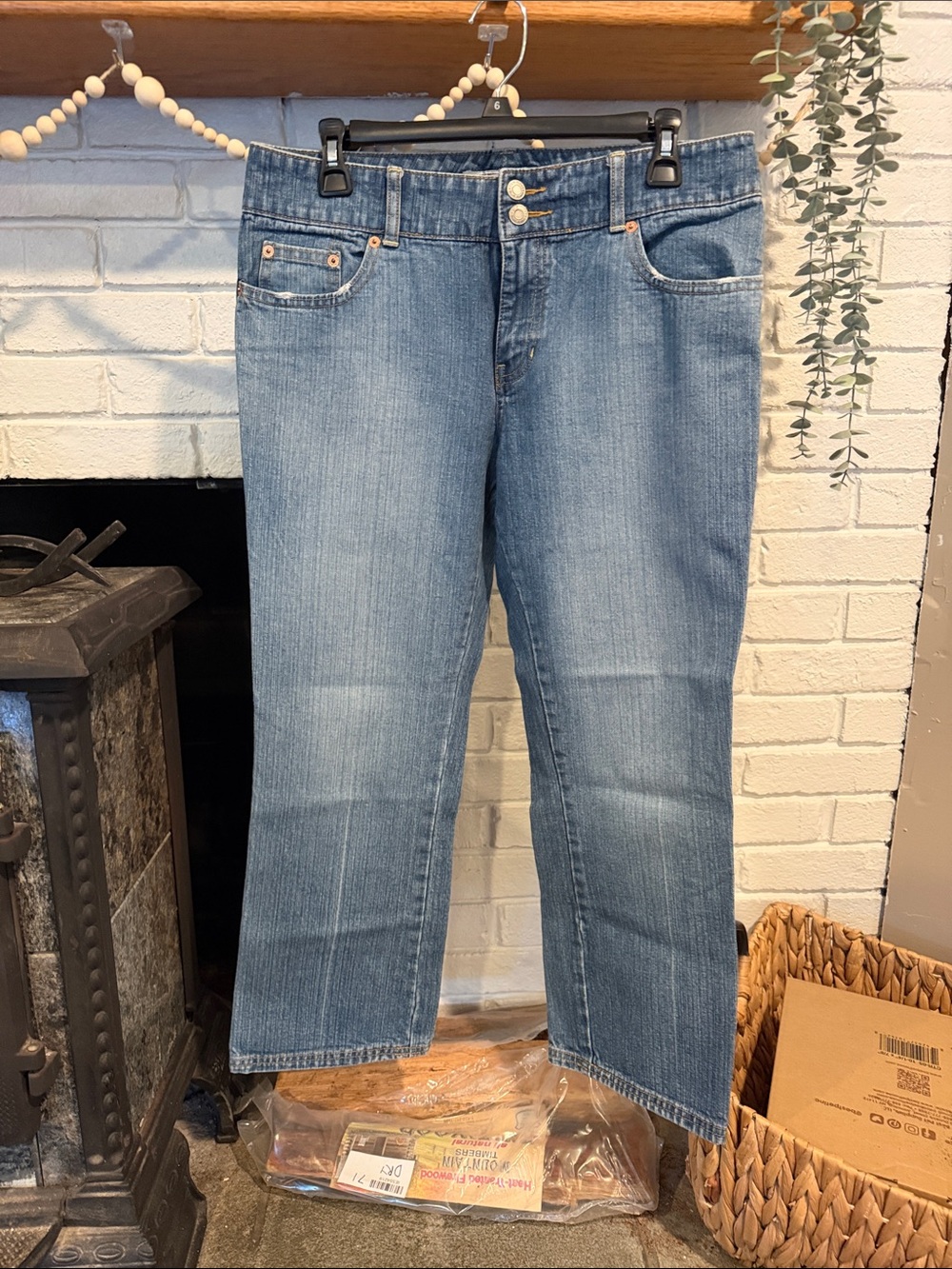 Old Navy Low Waist Capri Jeans | Size 8